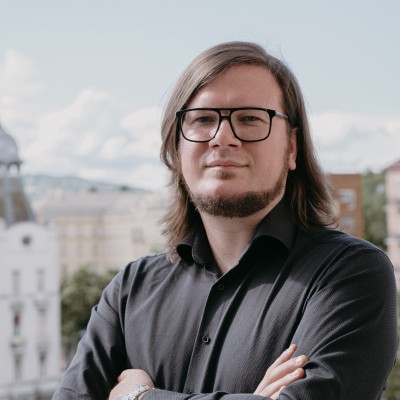 Mate Varholik — founder & CEO, Mana Digital